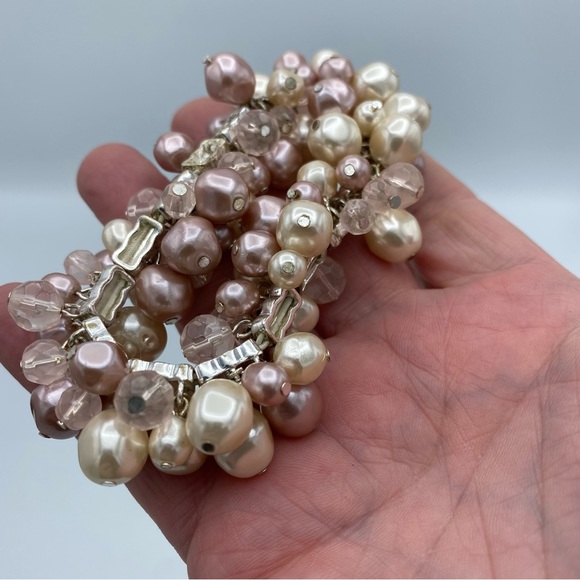 Liz Claiborne Faux Pearl Pink White Beaded Stretch Cha Cha Bracelet - Picture 6 of 10